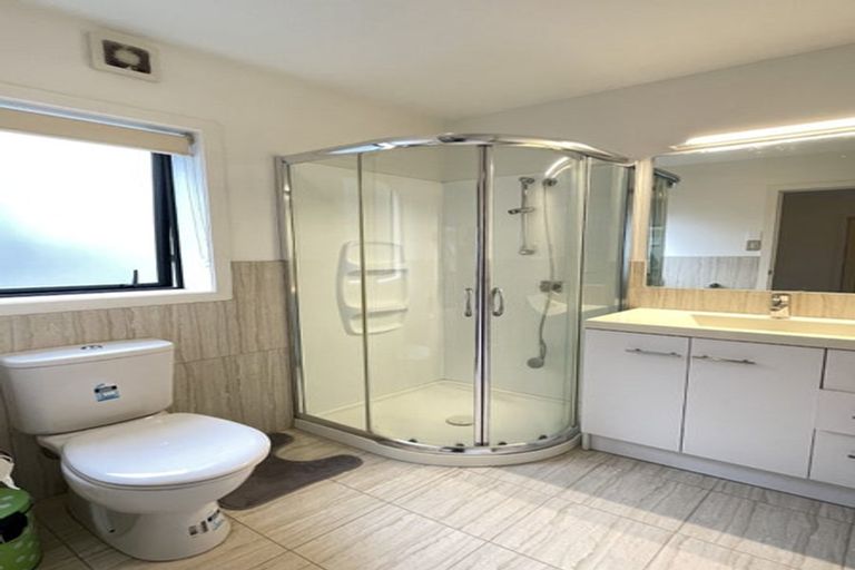 Photo of property in 114 Kittiwake Drive, Schnapper Rock, Auckland, 0632