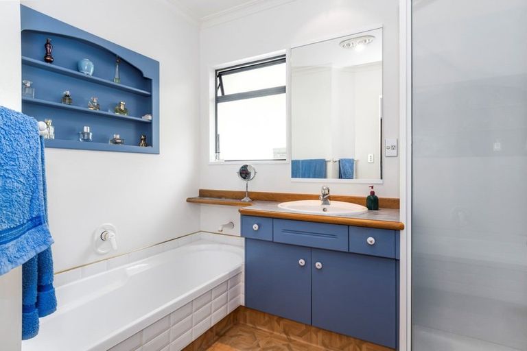 Photo of property in 35 Victory Street, Welcome Bay, Tauranga, 3112