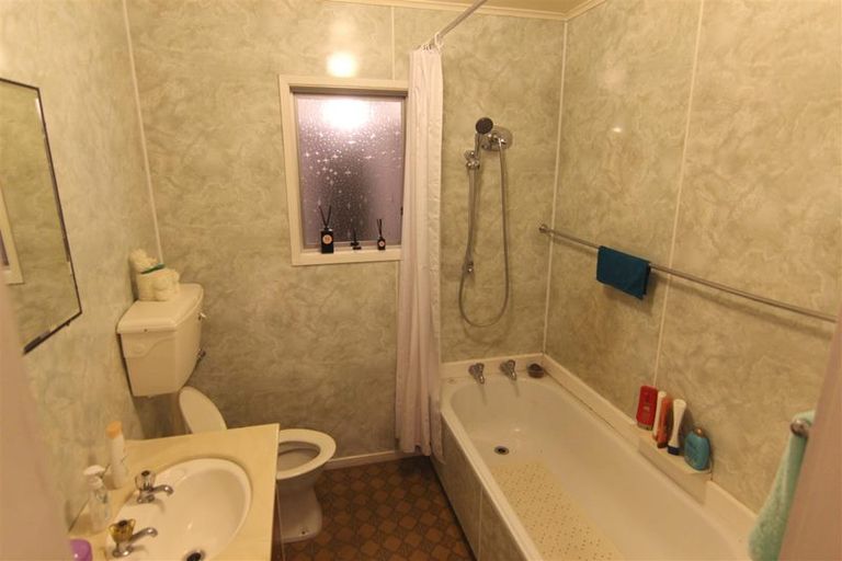 Photo of property in 16 Hill Street, Paeroa, 3600