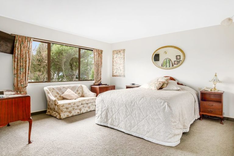 Photo of property in 8 Observatory Close, Whitby, Porirua, 5024