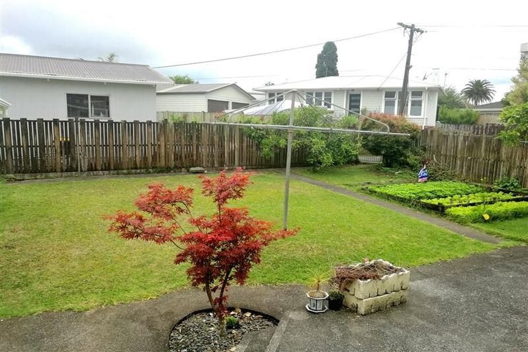 Photo of property in 1/11 Strid Road, Te Atatu South, Auckland, 0610