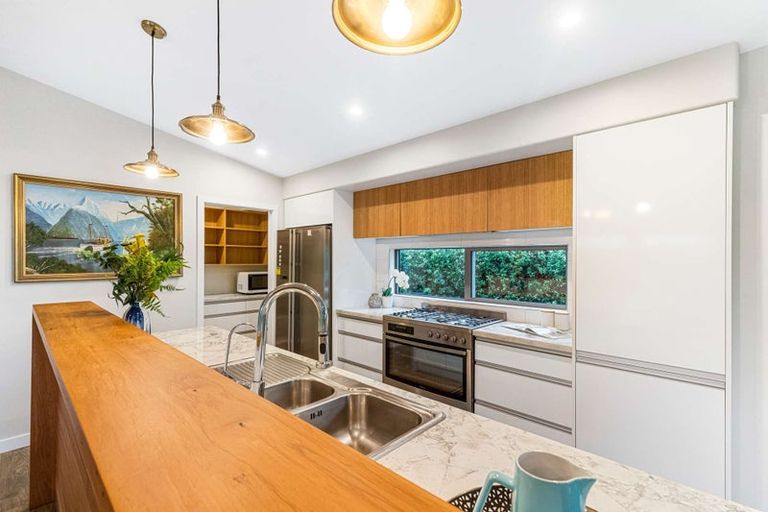 Photo of property in 16 Kilsby Place, Levin, 5510