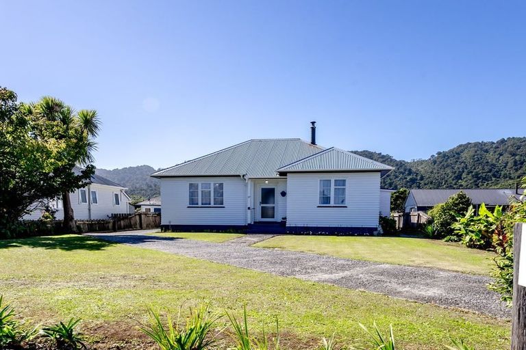 Photo of property in 37 Firth Street, Cobden, Greymouth, 7802