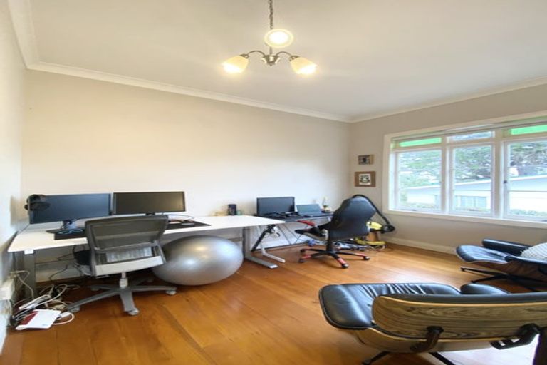 Photo of property in 21 Rame Road, Greenhithe, Auckland, 0632