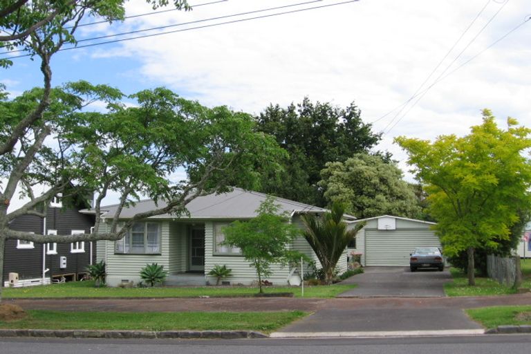 Photo of property in 39 Miller Street, Point Chevalier, Auckland, 1022