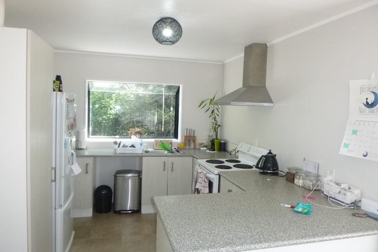 Photo of property in 1/15 Seaview Road, Glenfield, Auckland, 0629