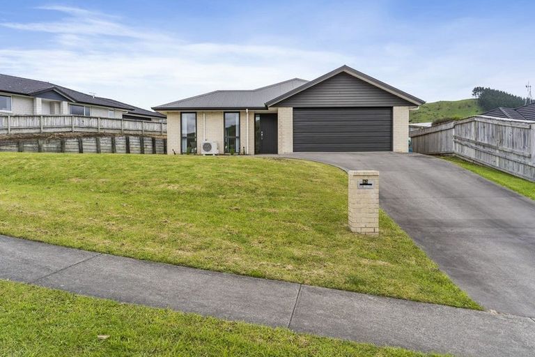 Photo of property in 93 Ballintoy Park Drive, Welcome Bay, Tauranga, 3175