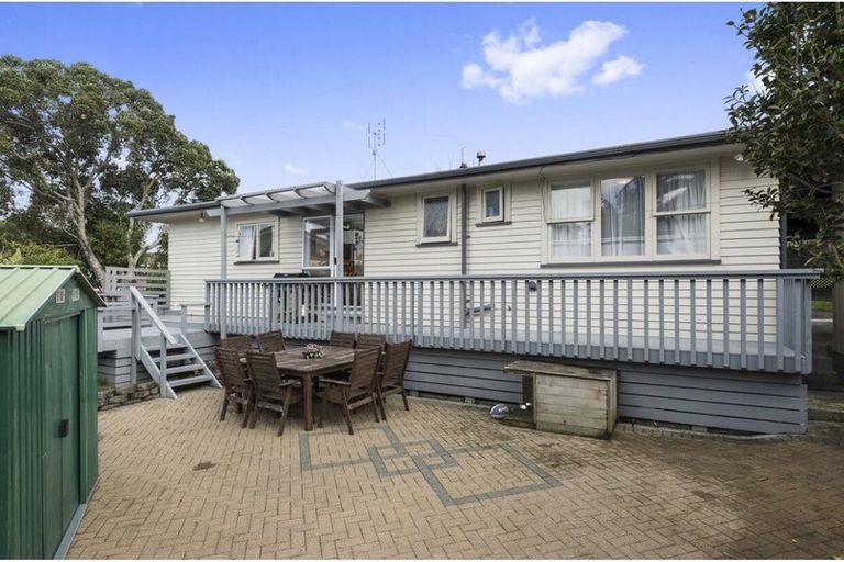 Photo of property in 1/8 Borrowdace Avenue, Botany Downs, Auckland, 2010