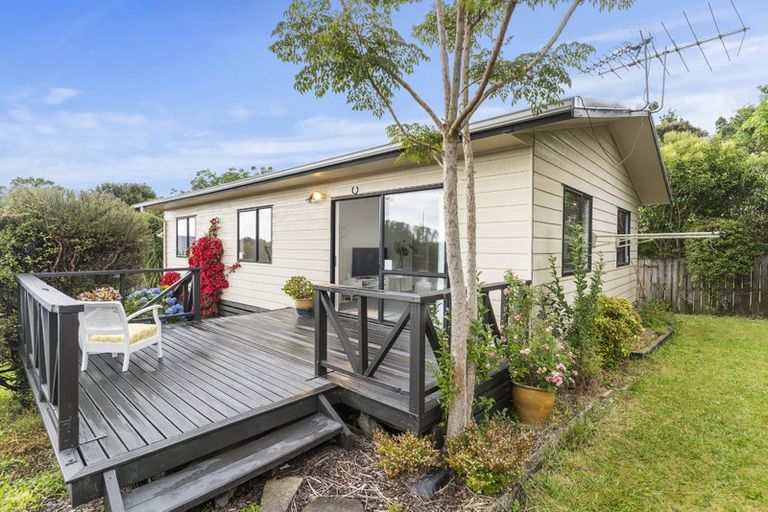 Photo of property in 2/23 Heathglen Place, Bayview, Auckland, 0629
