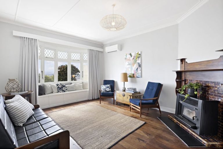 Photo of property in 32 Mills Road, Brooklyn, Wellington, 6021