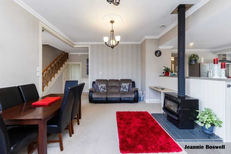 Photo of property in 375 No 1 Line, Longburn, Palmerston North, 4475