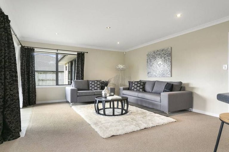 Photo of property in 23 Norfolk Drive, Cambridge, 3434