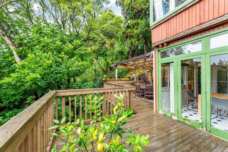 Photo of property in 40 Tanekaha Road, Titirangi, Auckland, 0604