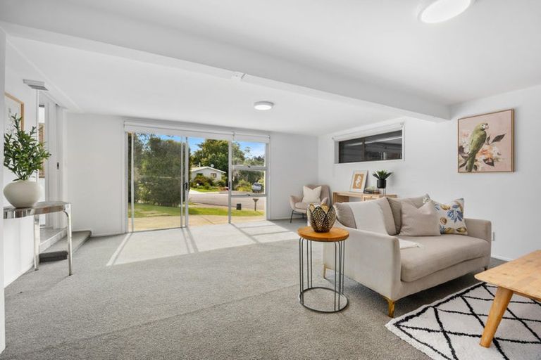 Photo of property in 3 Idyll Place, Northcross, Auckland, 0632