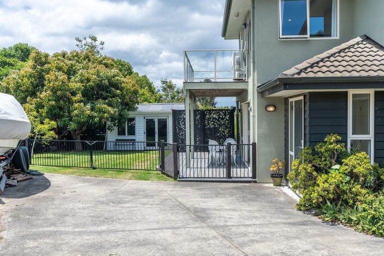 Photo of property in 100 Estuary View, Whangamata, 3620