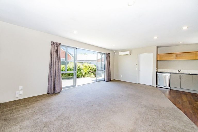 Photo of property in 8/190 Lincoln Road, Addington, Christchurch, 8024