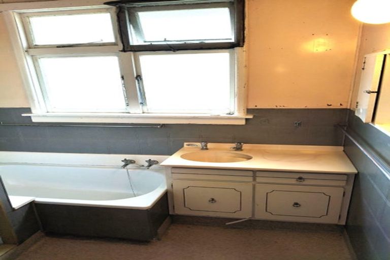 Photo of property in 45 Upper Ure Street, South Hill, Oamaru, 9400