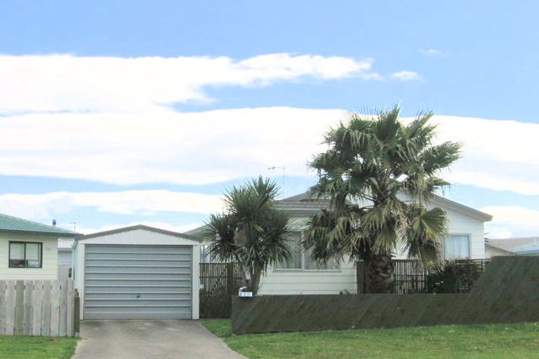 Photo of property in 25a Longstead Avenue, Papamoa Beach, Papamoa, 3118