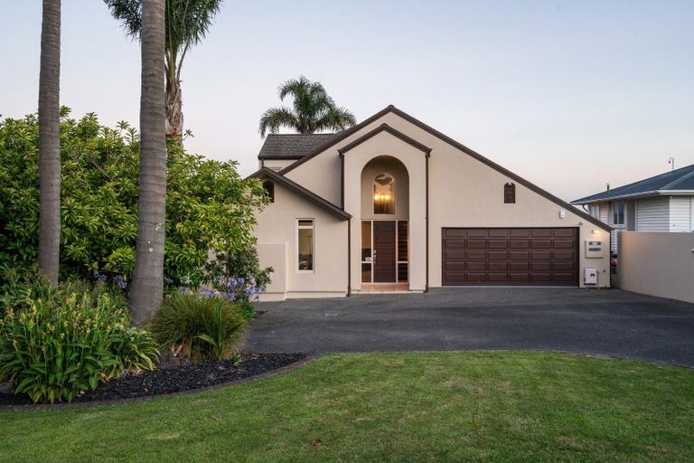Photo of property in 48 Oxford Street, Te Puke, 3119