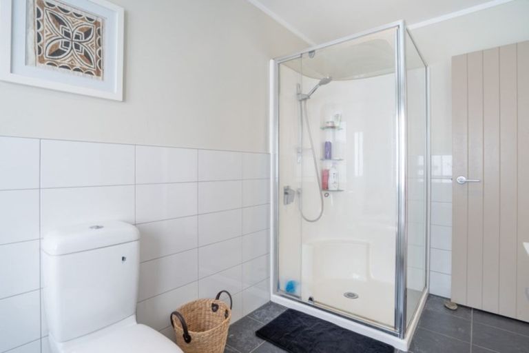 Photo of property in 50a Renown Road, Raumati South, Paraparaumu, 5032