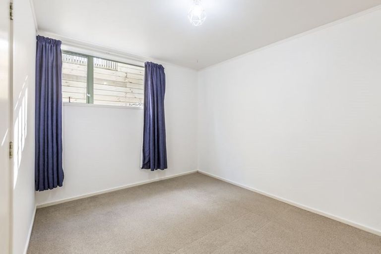 Photo of property in 2/287 Vipond Road, Stanmore Bay, Whangaparaoa, 0932