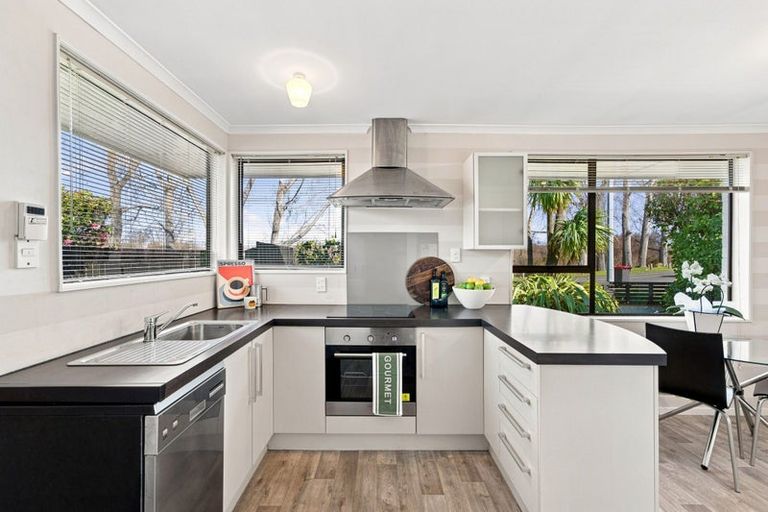 Photo of property in 1/126 Lake Terrace Road, Burwood, Christchurch, 8061
