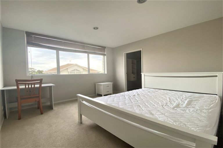 Photo of property in 20a Eversleigh Road, Belmont, Auckland, 0622