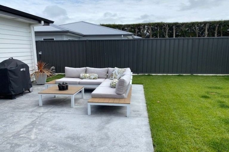 Photo of property in 19 Cassin Place, Taradale, Napier, 4112
