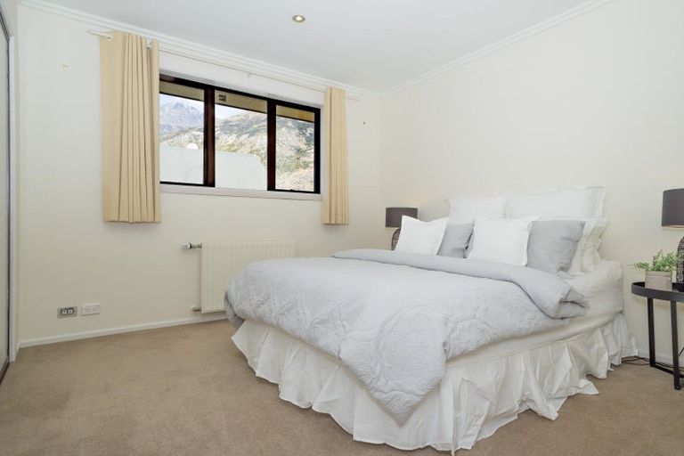 Photo of property in 28 Quill Street, Lake Hayes, Queenstown, 9304