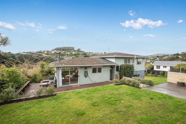 Photo of property in 5 Woolwich Close, Whitby, Porirua, 5024