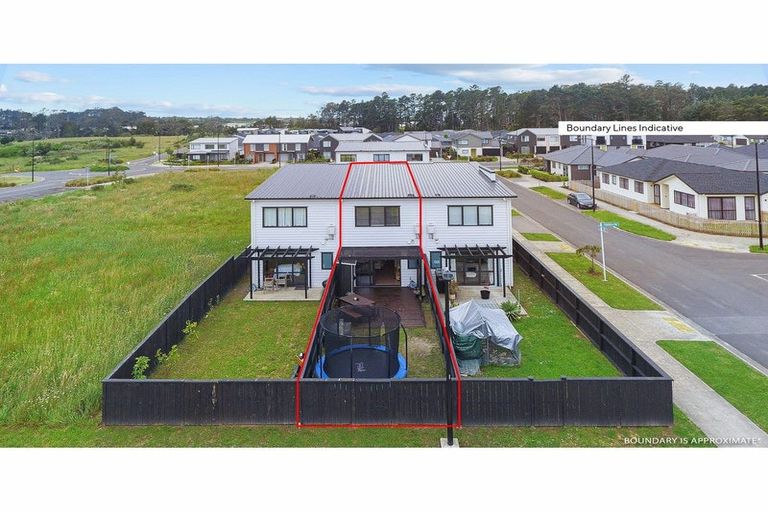 Photo of property in 8b Lumbarda Drive, Kumeu, 0810