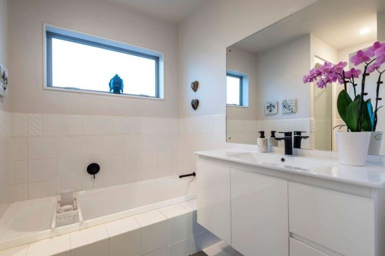 Photo of property in 1/22 Matipo Road, Mairangi Bay, Auckland, 0630