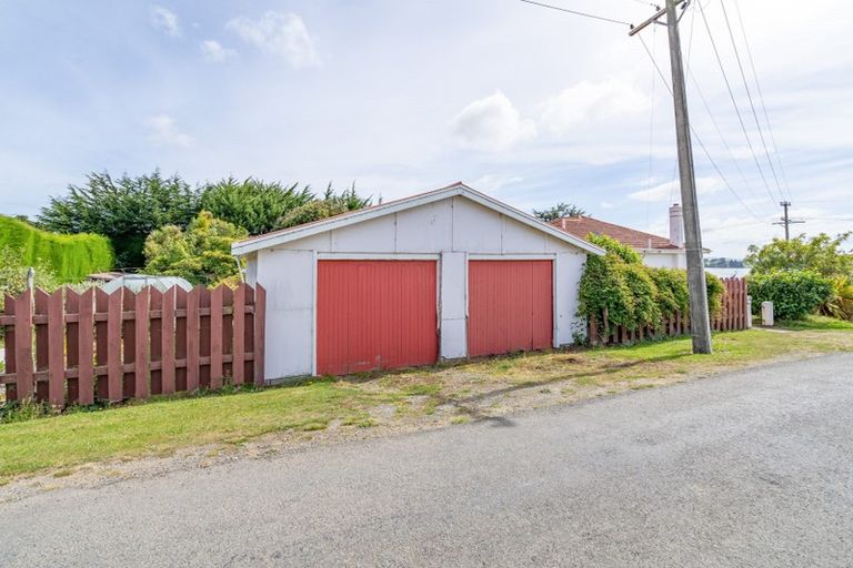 Photo of property in 2 Castle Street, Riverton/aparima, Riverton, 9822