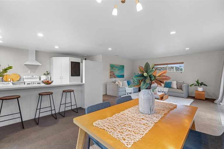 Photo of property in 72 Evans Road, Papamoa Beach, Papamoa, 3118