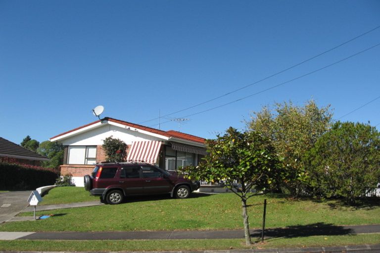 Photo of property in 17 Portadown Avenue, Pakuranga Heights, Auckland, 2010