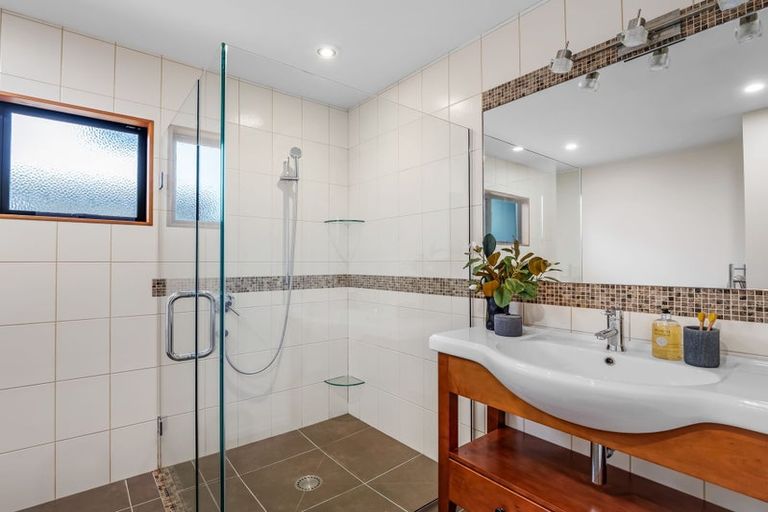 Photo of property in 52 Ruapehu Drive, Fitzherbert, Palmerston North, 4410