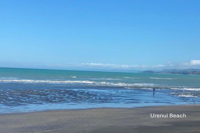 Photo of property in 52 Fifth Avenue, Urenui, 4377