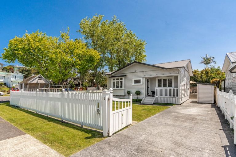 Photo of property in 1/2 Tennyson Street, Northcote Point, Auckland, 0627
