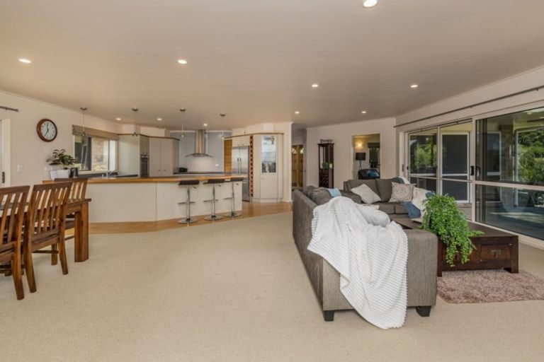 Photo of property in 16 Glen Bruce Place, Ngararatunua, Whangarei, 0176