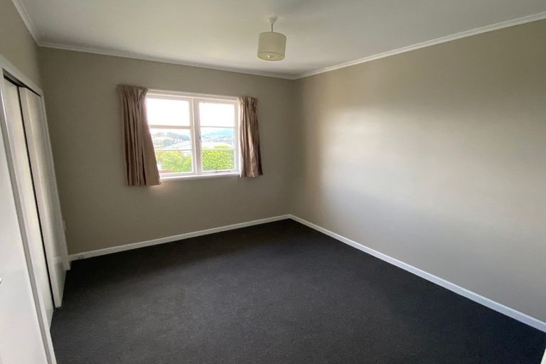 Photo of property in 3 Salford Street, Newlands, Wellington, 6037