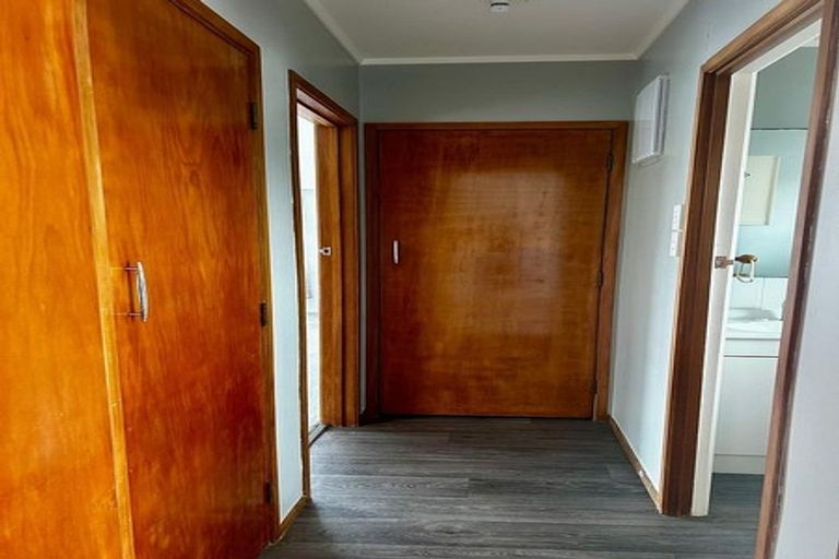 Photo of property in 1/32 Dale Crescent, Pakuranga, Auckland, 2010