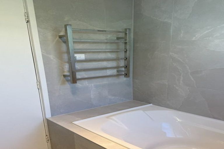 Photo of property in 34 Levesque Street, Birkdale, Auckland, 0626