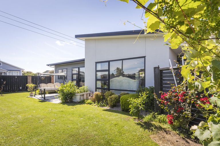 Photo of property in 1 Angelina Way, Kelvin Grove, Palmerston North, 4414