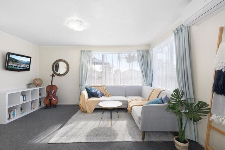 Photo of property in 47 Hassan Drive, Massey, Auckland, 0614