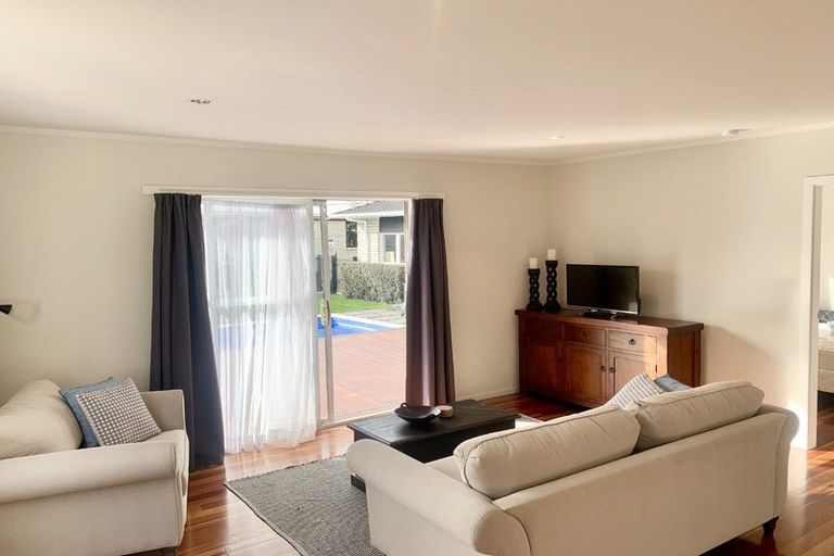 Photo of property in 12 Mcdowall Place, Queenwood, Hamilton, 3210