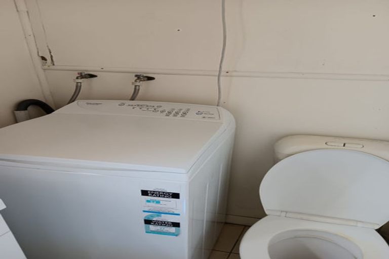 Photo of property in 22 Hawker Street, Mount Victoria, Wellington, 6011