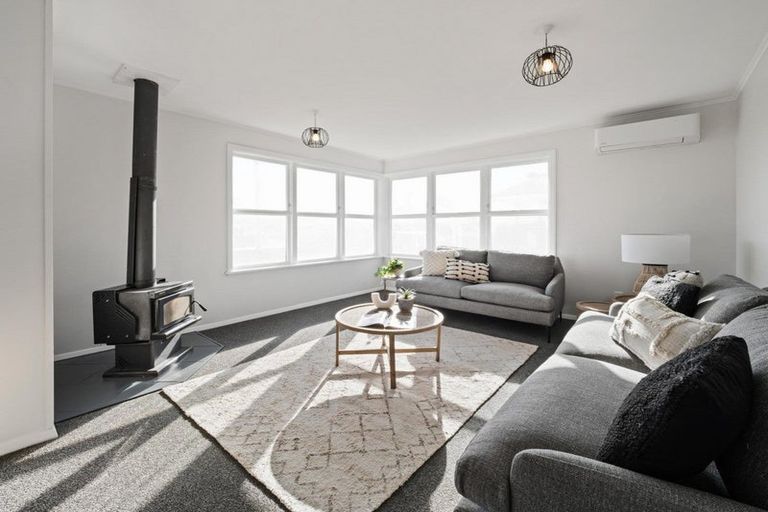 Photo of property in 102 Carisbrooke Street, Aranui, Christchurch, 8061