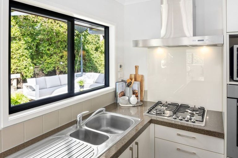 Photo of property in 33 Mural Place, Greenhithe, Auckland, 0632