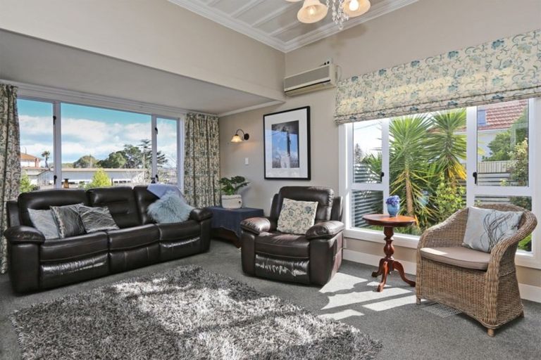 Photo of property in 55 Charles Street, Westshore, Napier, 4110