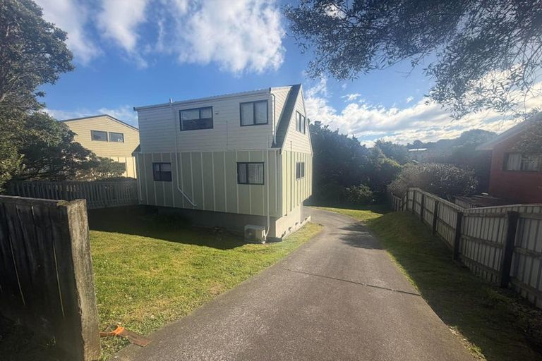 Photo of property in 6 Morere Street, Titahi Bay, Porirua, 5022